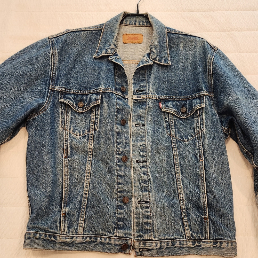 Levi's Vintage Men's Denim Jacket - Picture 5 of 7